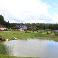 Lauku māja Ēmužas