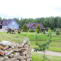 Lauku māja Ēmužas