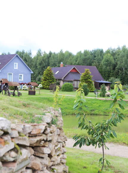 Lauku māja Ēmužas