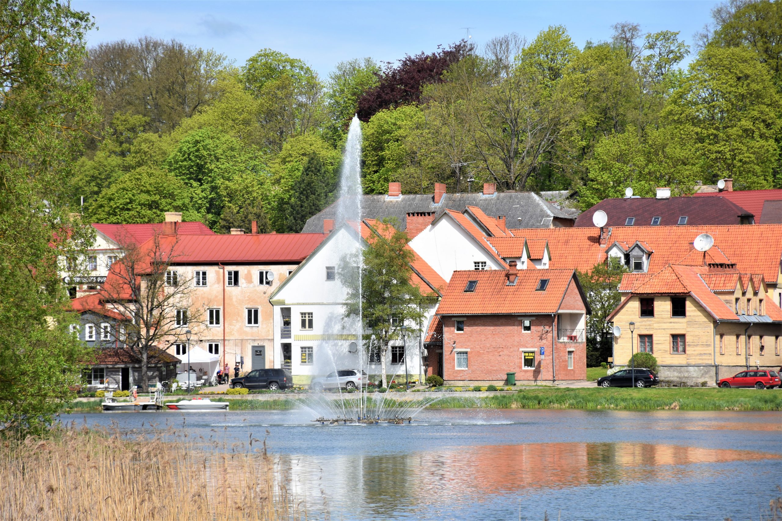 Talsu ezera promenāde
