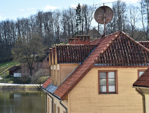 Pavasaris Talsu namu jumtos. Galerija