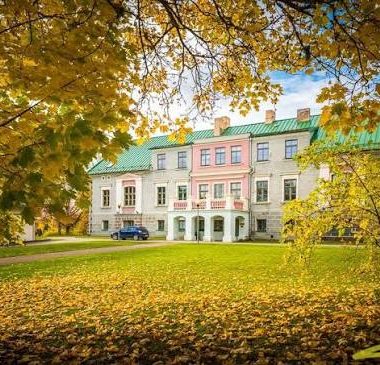 Talsu pilis un muižas rudenī