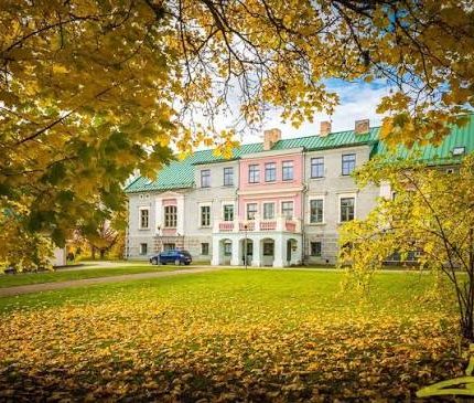 Talsu pilis un muižas rudenī